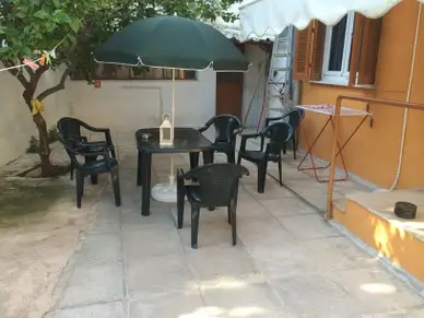 Cour de l’appartement protégé d’Ilion